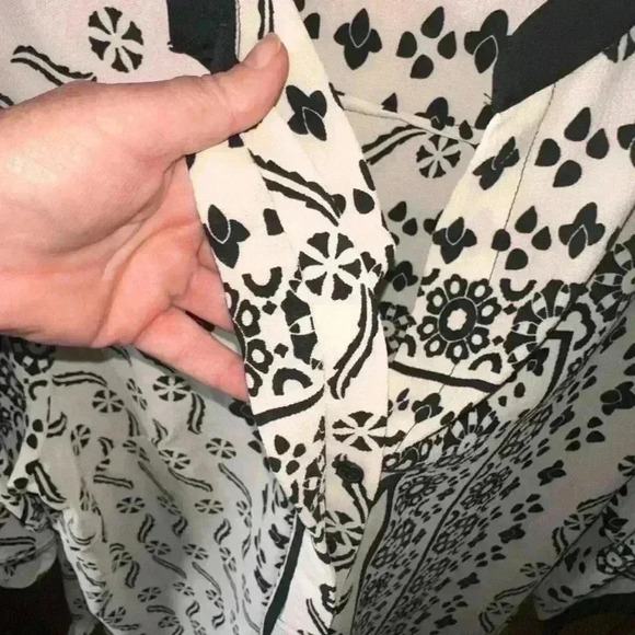 Antilia Femme 3X off white & black tunic length blouse with side slits EUC. - Picture 6 of 12